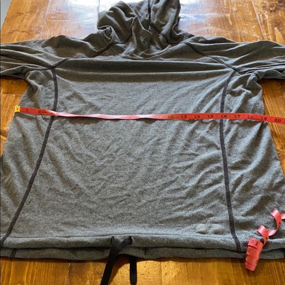 Under Armor pullover, worn in good condition - Picture 7 of 9